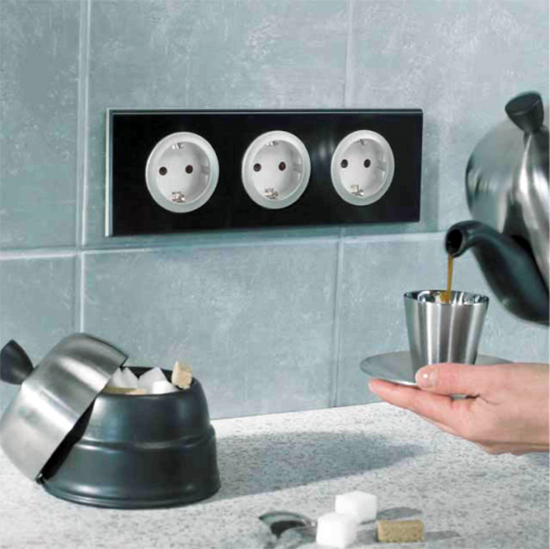 Несколько слов об устройстве электрической розетки