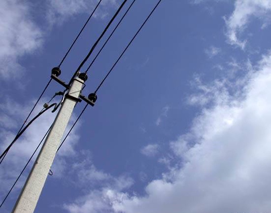 Для чего предназначен и где применяется самонесущий изолированный провод