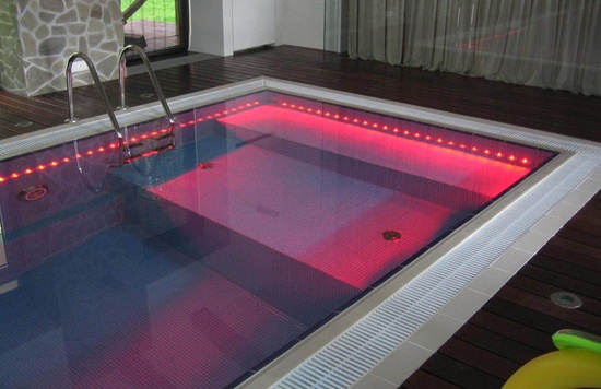 Влагозащищенные светодиодные источники света для подсветки бассейнов