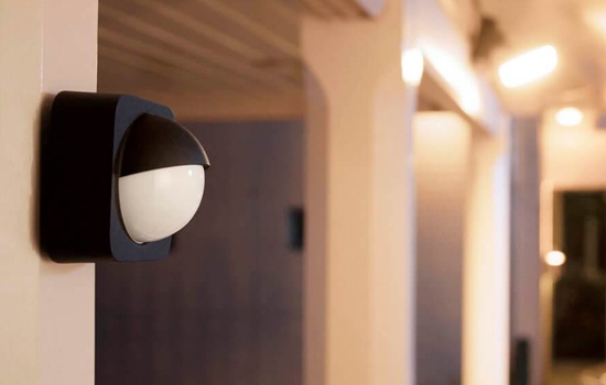 Датчики движения и управления освещением в помещениях