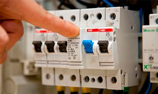 Характеристики автоматических выключателей: что важно знать?