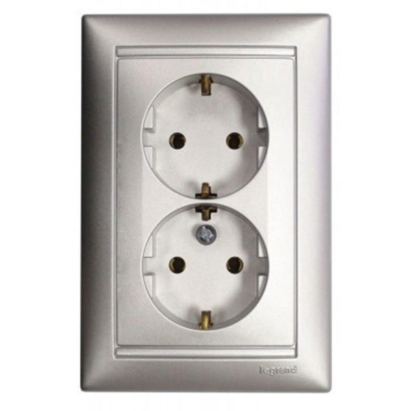 Розетка двойная Legrand Valena с заземлением алюминий