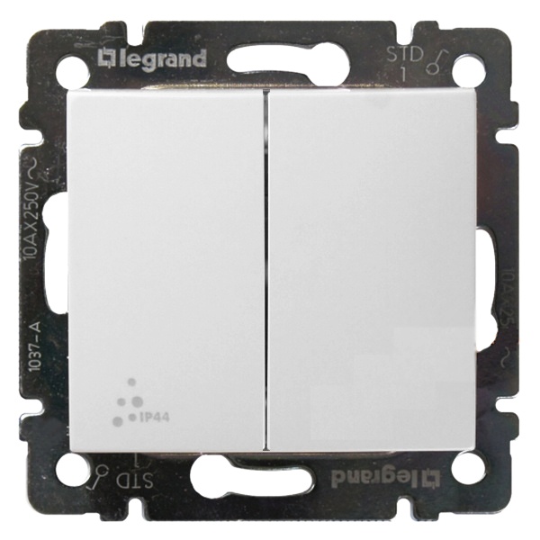 Переключатель на два направления двухклавишный IP 44 Legrand Valena белый