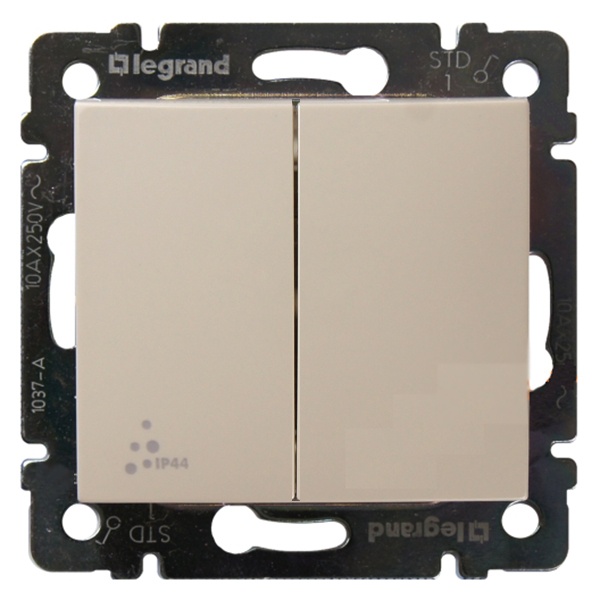 Переключатель на два направления двухклавишный IP 44 Legrand Valena слоновая кость (бежевый)