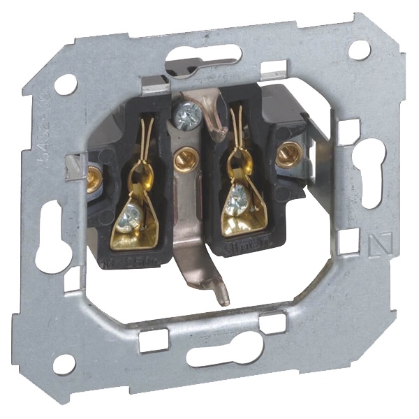 Розетка двухполюсная с заземлением Simon 82 Schuko 16А 250В винтовой зажим, механизм