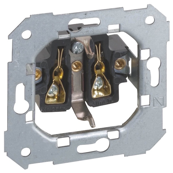 Розетка двухполюсная с заземлением Simon 82 Schuko 16А 250В безвинтовой зажим, механизм