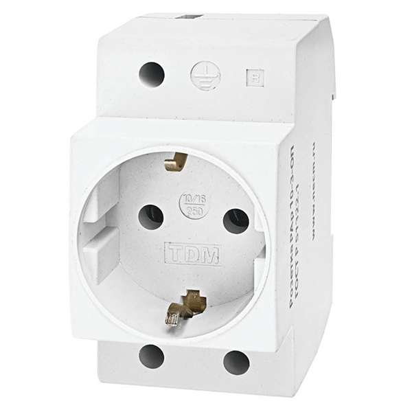 Розетка с заземляющим контактом TDM РАр10-3-ОП Shuko