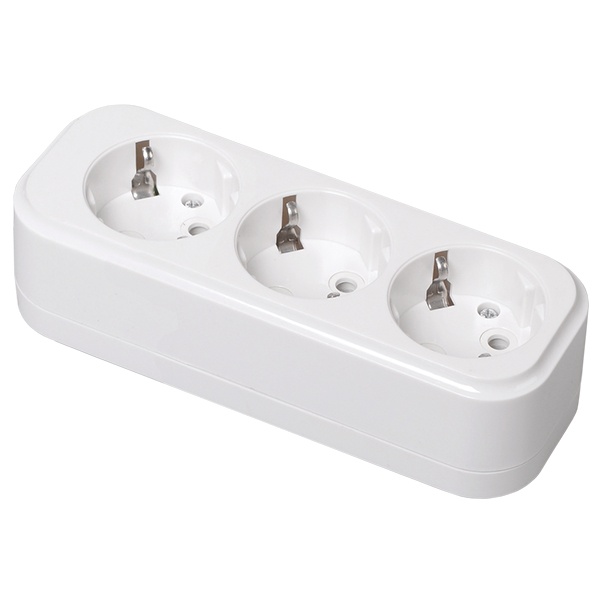 Колодка электрическая ИЭК Classic К03 на 3 розетки 16А с заземлением белая