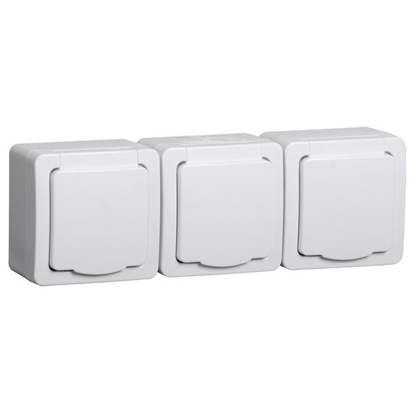 Розетка тройная ИЭК Гермес Plus 3х2П+3 РСб23-3-ГПБб IP54 белый