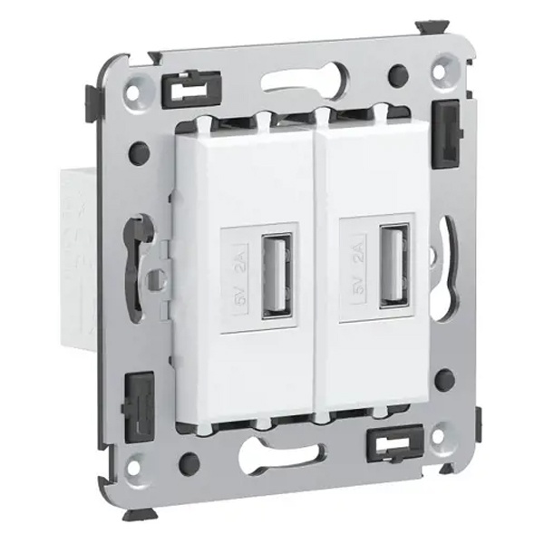 Зарядное устройство USB DKC Avanti в стену 5В,2,1А, белое облако