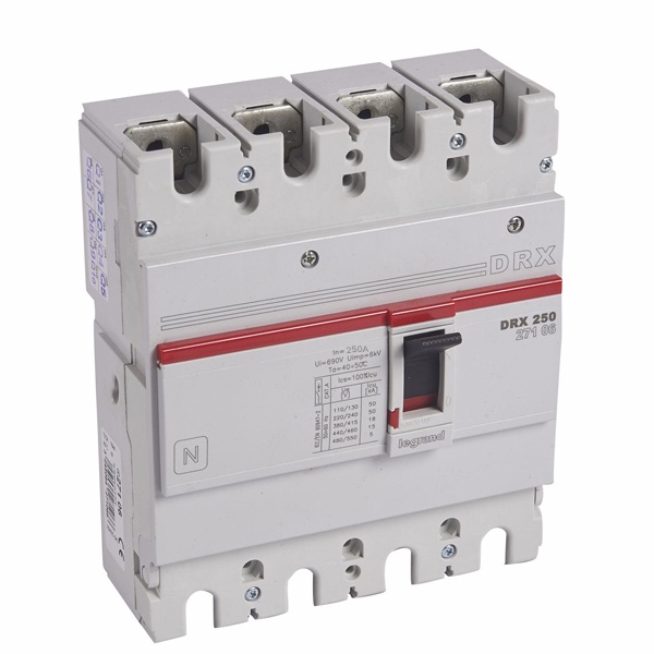 Автоматический выключатель в литом корпусе DRX250 термомагнитный фиксированный 4P 250А 18kA (автомат электрический)