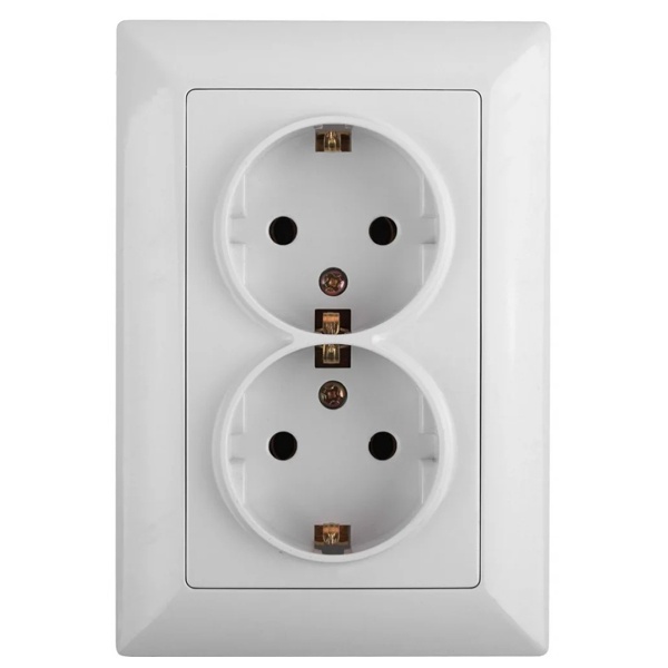 Розетка Intro 2х2Р+Е Schuko 16А-250В Solo, белый 4-205-01