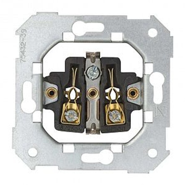 Розетка с заземлением Simon 82 Schuko 16А 250В уменьшенной глубины установки, механизм