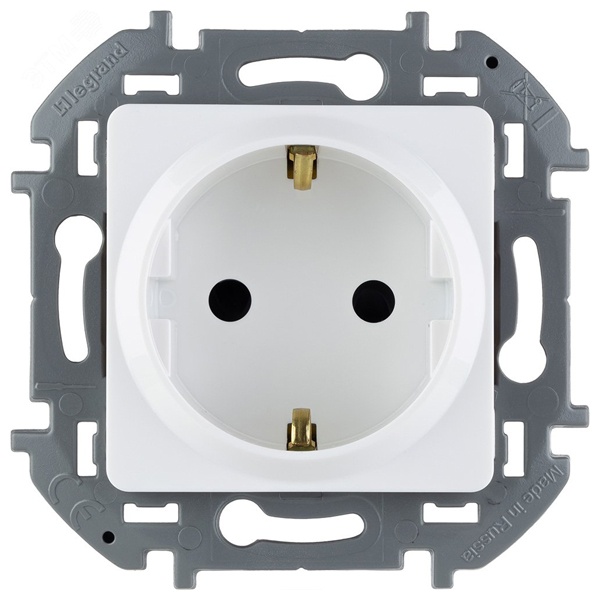 Розетка с/з 220В со шторками Legrand Inspiria белый
