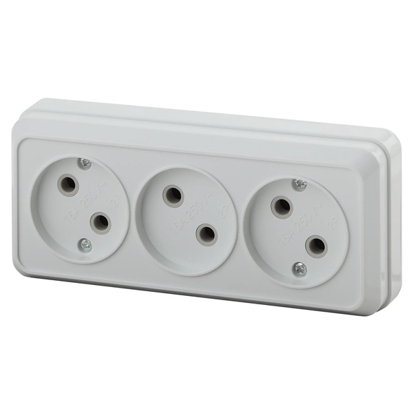 Накладная розетка Intro Quadro 3х2P 16А-250В IP20 белый 2-205-01 (5056183753047)