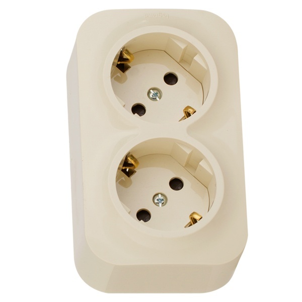 Накладная розетка двойная Legrand Quteo с заземлением со шторками слоновая кость (бежевый)