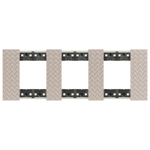 Рамка 3 поста (2+2+2 модуля) пластик BTicino Living Now цвет Оптик