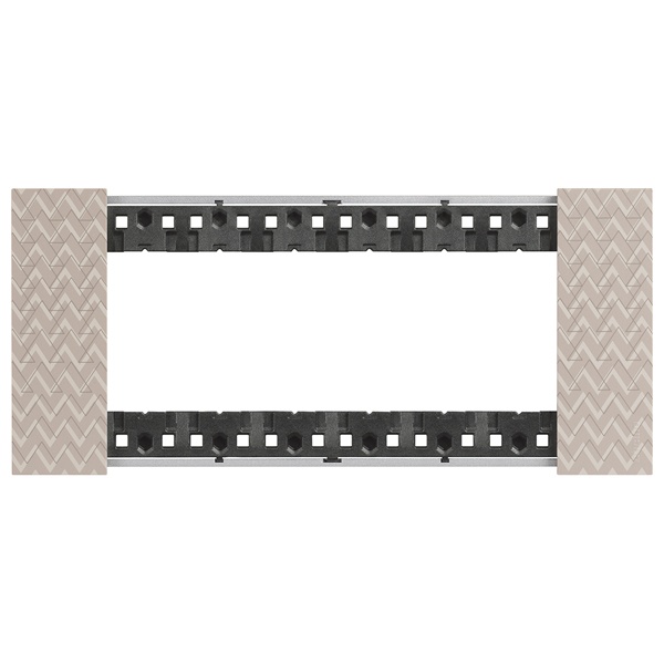 Рамка 6 модуля пластик BTicino Living Now цвет Оптик