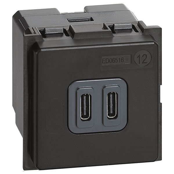 Зарядное устройство USB Стандарт С-С 3000мА 2 модуля механизм BTicino Living Now