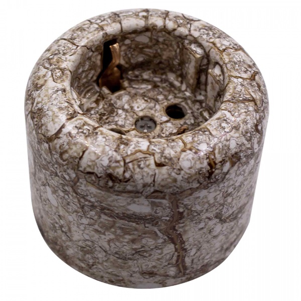 Накладная розетка с заземлением Bironi Ришелье керамика мрамор