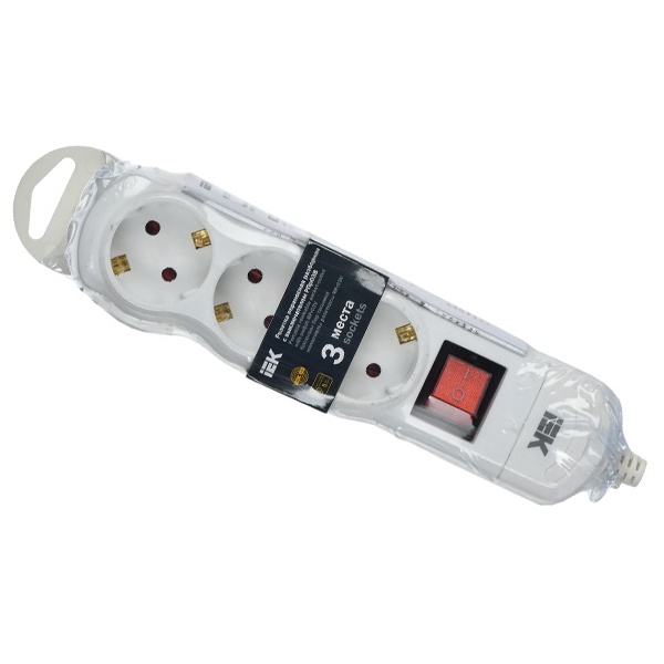 Колодка электрическая ИЭК РПр03В на 3 розетки 16А с заземлением, шторками и выключателем белая