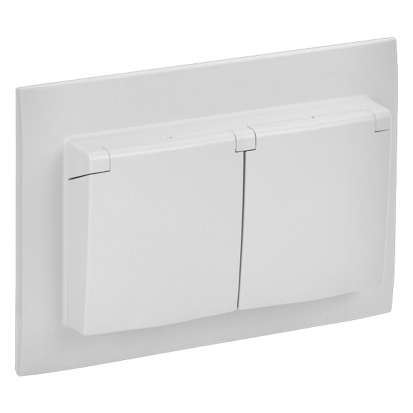 Розетка 2-я с заземлением в сборе ИЭК SKANDY SK-R12W 16А шторки крышка IP44 арктический белый