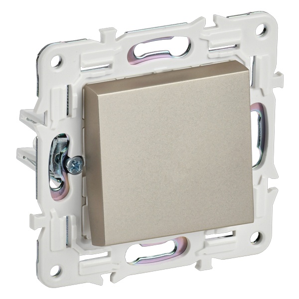 Выключатель кнопочный одноклавишный ИЭК SKANDY SK-V14Sh 10А шампань