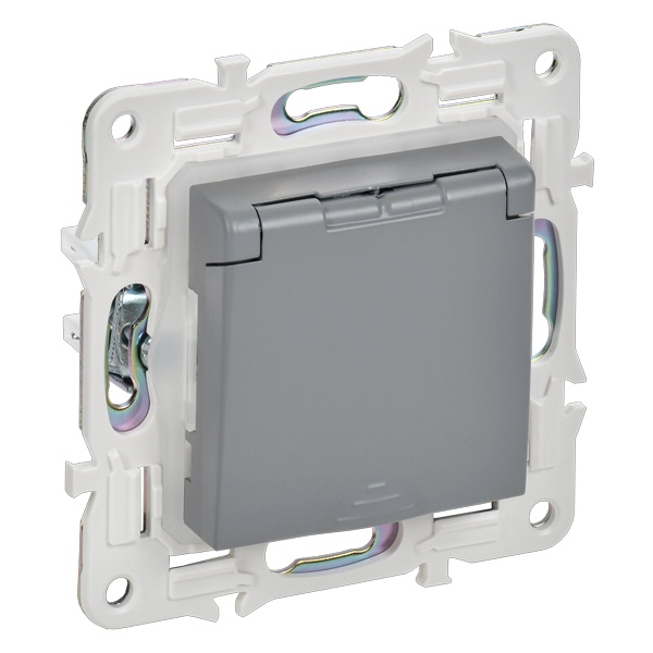 Розетка с заземлением ИЭК SKANDY SK-R11Gr 16А шторки крышка IP44 серый