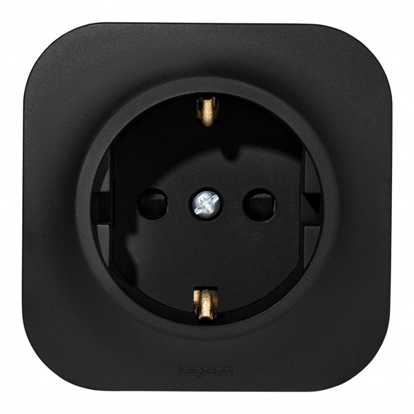 Накладная розетка Legrand Quteo с заземлением со шторками чёрный матовый