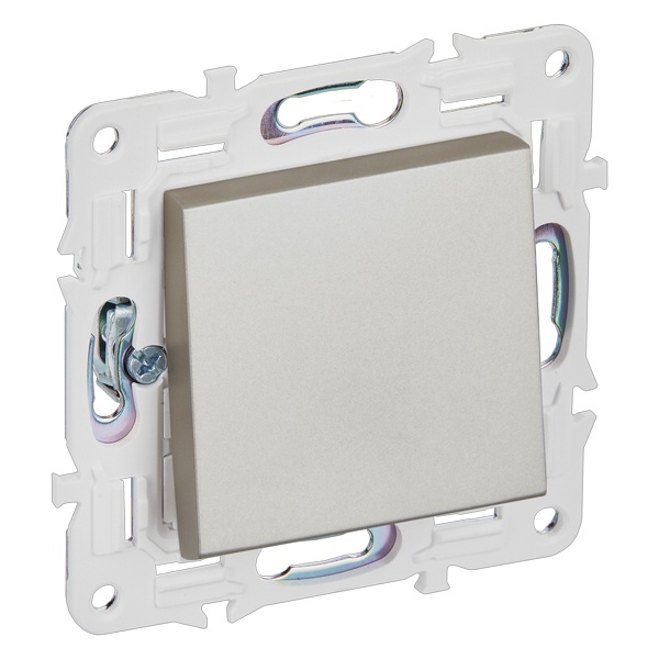 Переключатель перекрестный одноклавишный ИЭК SKANDY SK-V03Sh 10А шампань