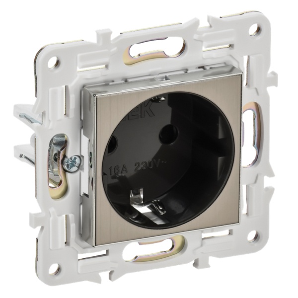 Розетка с заземлением ИЭК SKANDY SK-R06N 16А шторки автозажим никель