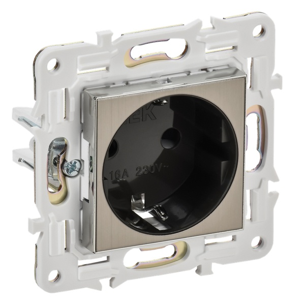 Розетка с заземлением ИЭК SKANDY SK-R04N 16А шторки никель