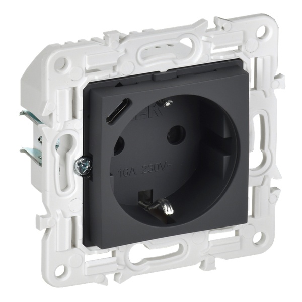 Розетка с зарядкой 2Р+Е со шторками ИЭК SKANDY SK-R17G 16А с USB С 18Вт графит