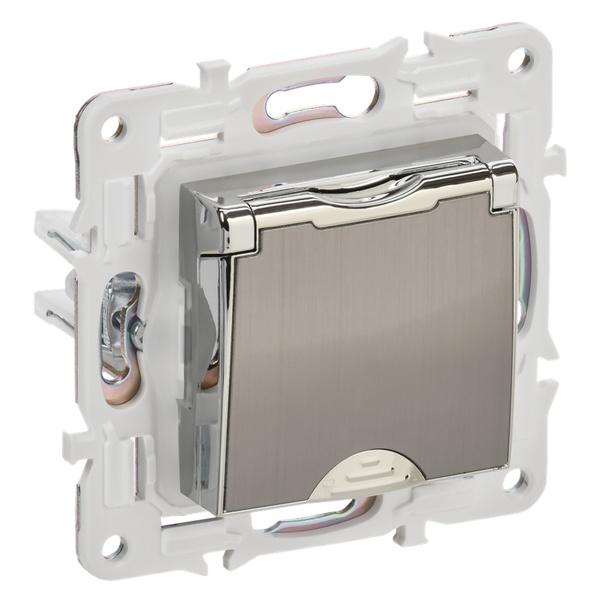 Розетка с заземлением ИЭК SKANDY SK-R11N 16А шторки крышка IP44 никель