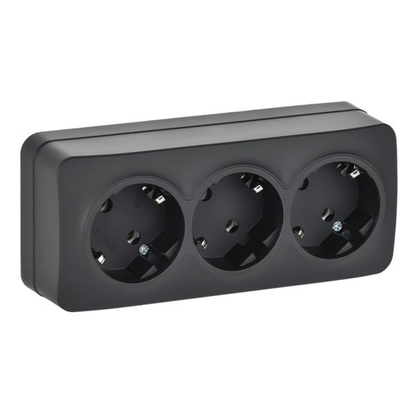 Накладная розетка 3-ая ИЭК GLORY с заземлением без шторок 16А РС23-3-ХЧм черный матовый