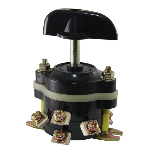 Пакетный переключатель TDM ПП3-100/Н2 3П 100А исполнение 3 IP00