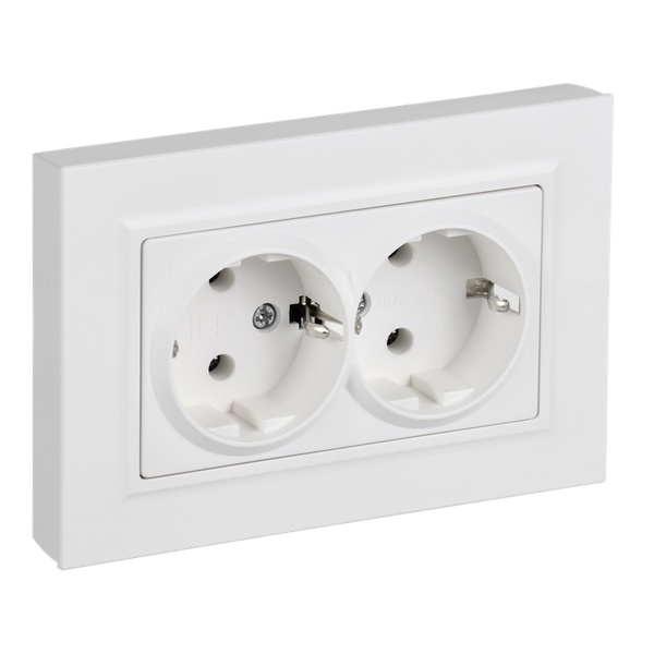 Розетка ИЭК BRITE 2х2P+E двойная Schuko 16А плоская арктический белый в сборе (РСПл12-3-БрАБ)