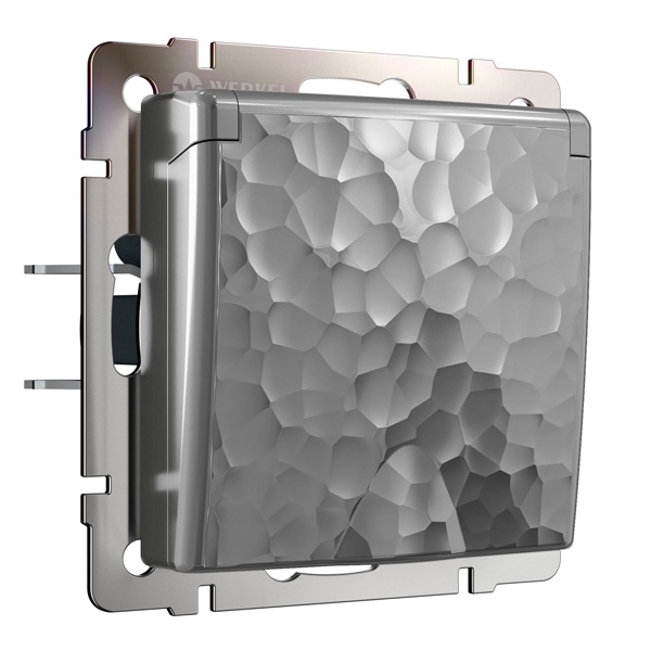 Розетка влагозащищенная с заземлением с крышкой и шторками IP44 Werkel Hammer серебряный