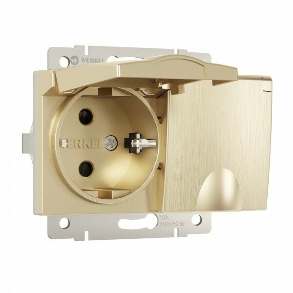 Розетка двойная влагозащищенная с заземлением с крышкой и шторками IP44 Werkel шампань рифленый