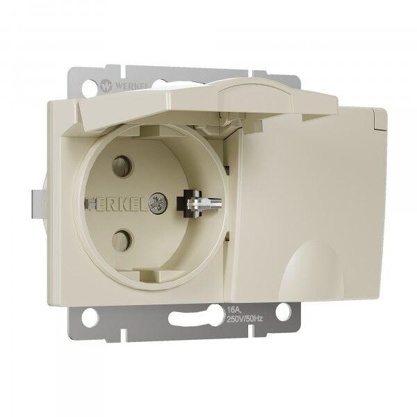 Розетка влагозащищенная с заземлением с крышкой и шторками IP44 Werkel слоновая кость (бежевый)