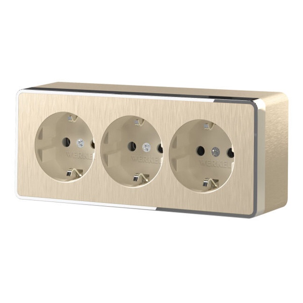 Розетка накладная тройная с заземлением и шторками Werkel Gallant шампань рифленый