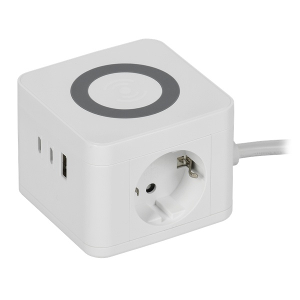 Удлинитель с беспроводной зарядкой ИЭК DOMINIC У02K 2х2P+PE 1,3м 3х1,0мм2 USB A+C Qi10Вт белый