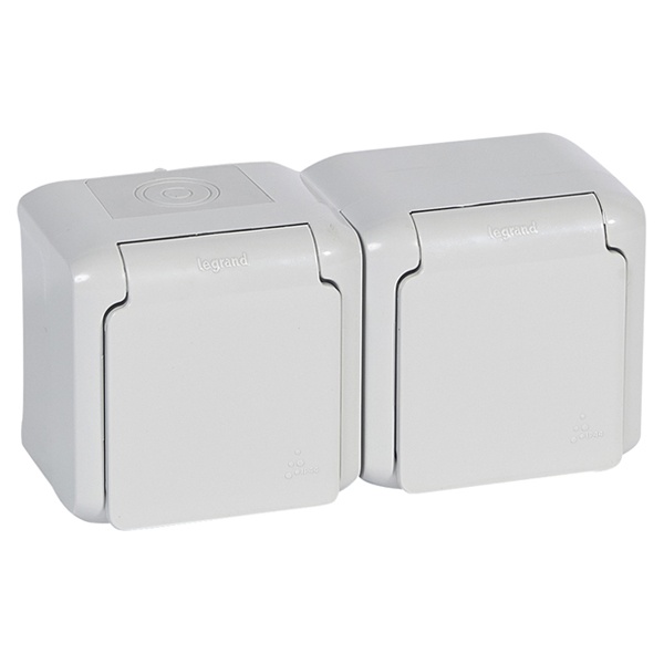 Розетка двойная Legrand Quteo с заземлением со шторками IP44 серая