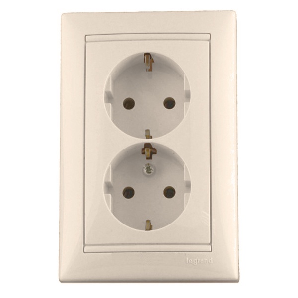 Розетка двойная Legrand Valena с заземлением слоновая кость (бежевый)