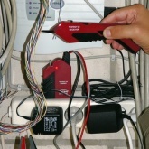 Детектор электропроводки и светодиодный фонарь Testboy 26