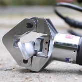 Пресс гидравлический КВТ безматричный ПГ-240БМ для опрессовки наконечников до 240 мм2