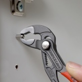 Клещи переставные Knipex Cobra 1 дюйм 27мм фосфатированные 1-к ручки L-125мм
