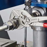 Клещи переставные-гаечный ключ Knipex 2 3/8 дюйма 60мм хромированные 1-к ручки L-300мм