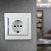 Розетка Intro 2P+E Schuko 16А 250В IP20 Plano, белый 1-202-01