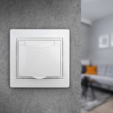 Розетка Intro 2P+E Schuko с крышкой 16А 250В IP20 Plano, белый 1-203-01